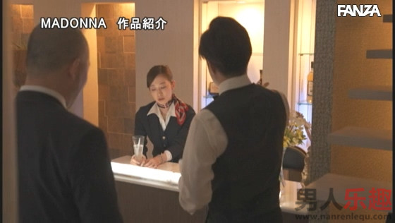 JUL-499:篠田ゆう扮演空姐遭遇工头盯上-第11张图片