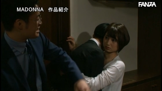 JUL-505:本田瞳被讨厌的男人疯狂拥抱着-第4张图片