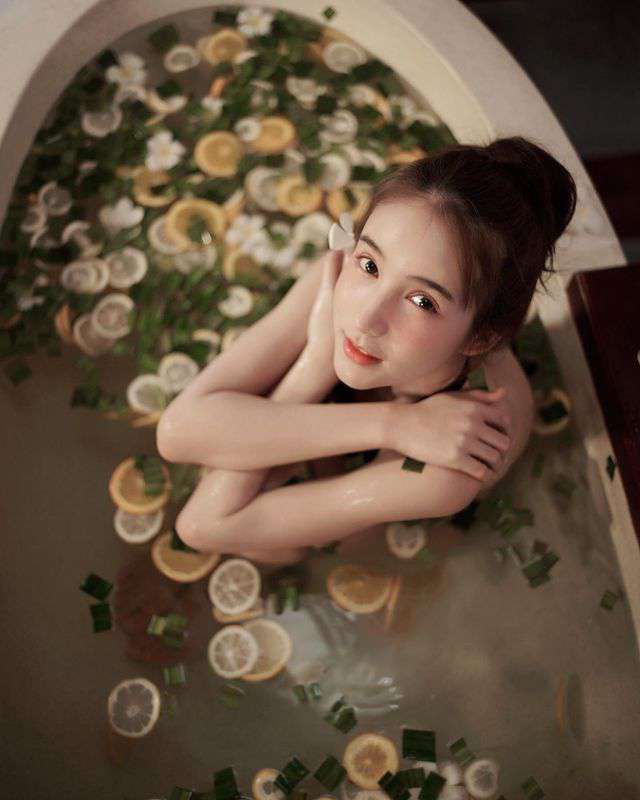 泰国网红「空灵系」高颜值《Yoshi》清纯美人-第27张图片