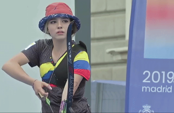 东京奥运哥伦比亚女神射箭手一拉弓就射中网友们的心-第3张图片